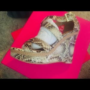 New Elaine Turner wedges